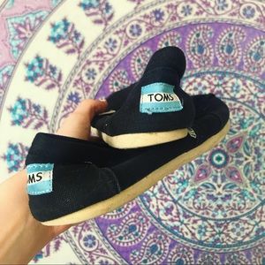🌵Authentic toms!!🌵